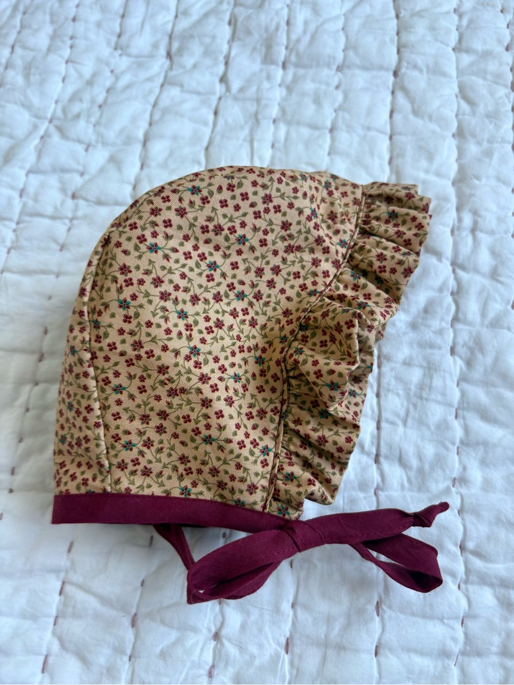 Vintage Floral Ruffle Bonnet in Beige and Burgundy